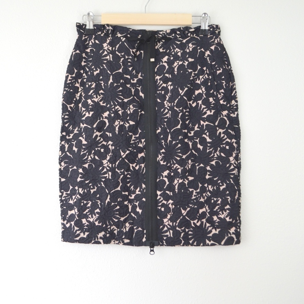Escada Floral Silk Seersucker Crinkle Pencil Skirt
